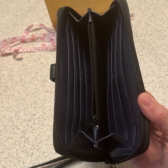 Reaction Kenneth Cole Navy blue wristlet wallet - Picture 5 of 10